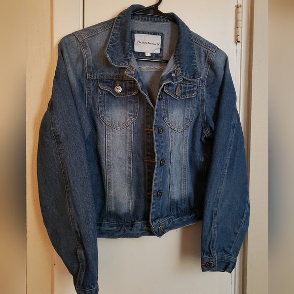 The Style Between Us Other - Jean Jacket Size LG